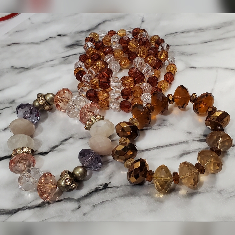 Vtg. 7pcs. Plastic Acrylic Beads Stretch Bracelet